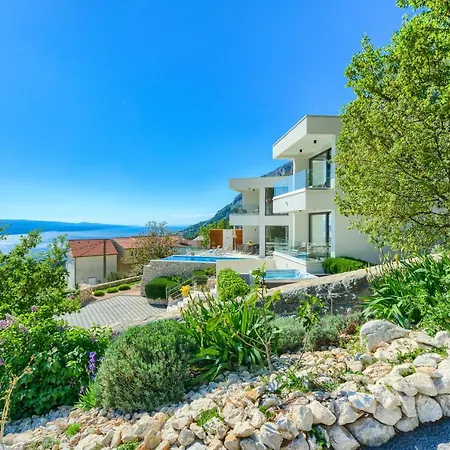 Bellevue Villa *