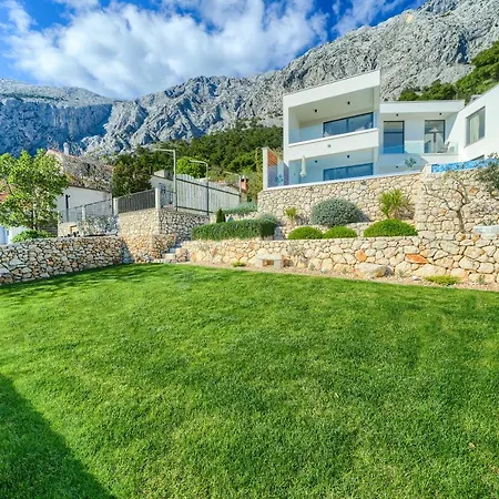 Bellevue Villa *